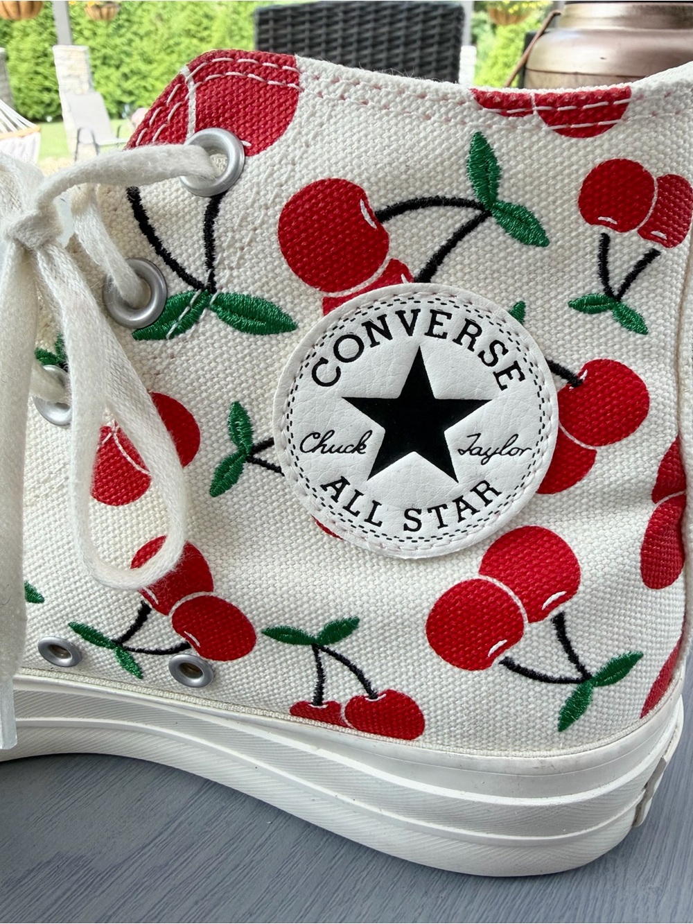 Converse Chuck Taylor Lift Cherry Print EmbroideredHigh Top Sneakers Size 9 🍒 - Picture 2 of 10